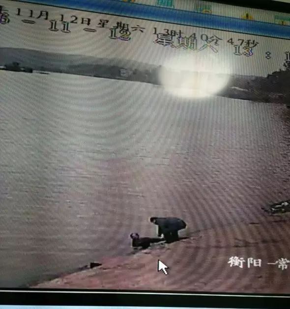 煙洲醉漢掉河中，海事監(jiān)控顯神威！