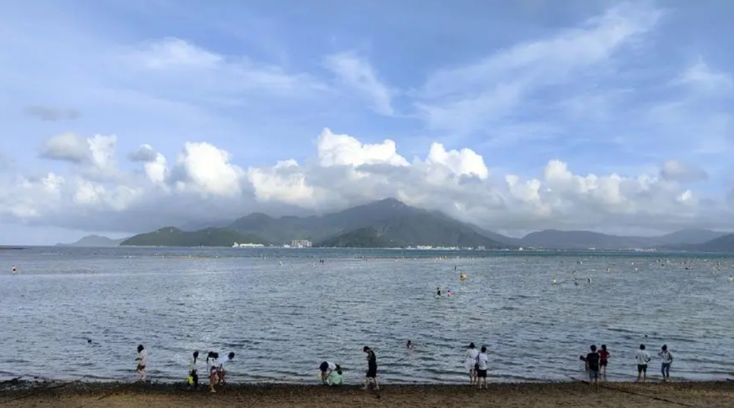 海邊沙灘防偷渡、防溺水監(jiān)控使用球形轉(zhuǎn)臺(tái)設(shè)備的優(yōu)勢(shì)包括哪些！